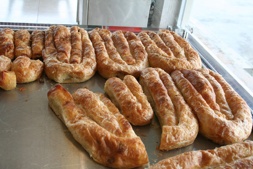 SEMBOL BÖREK, KIR PİDESİ BAKLAVA KAHVALTI
